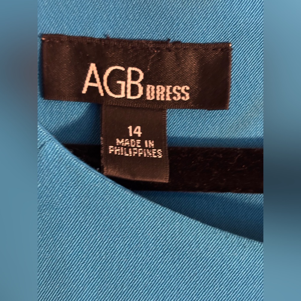 AGB Sleeveless Pleated Sheath Dress-vibrant blue - Picture 2 of 7